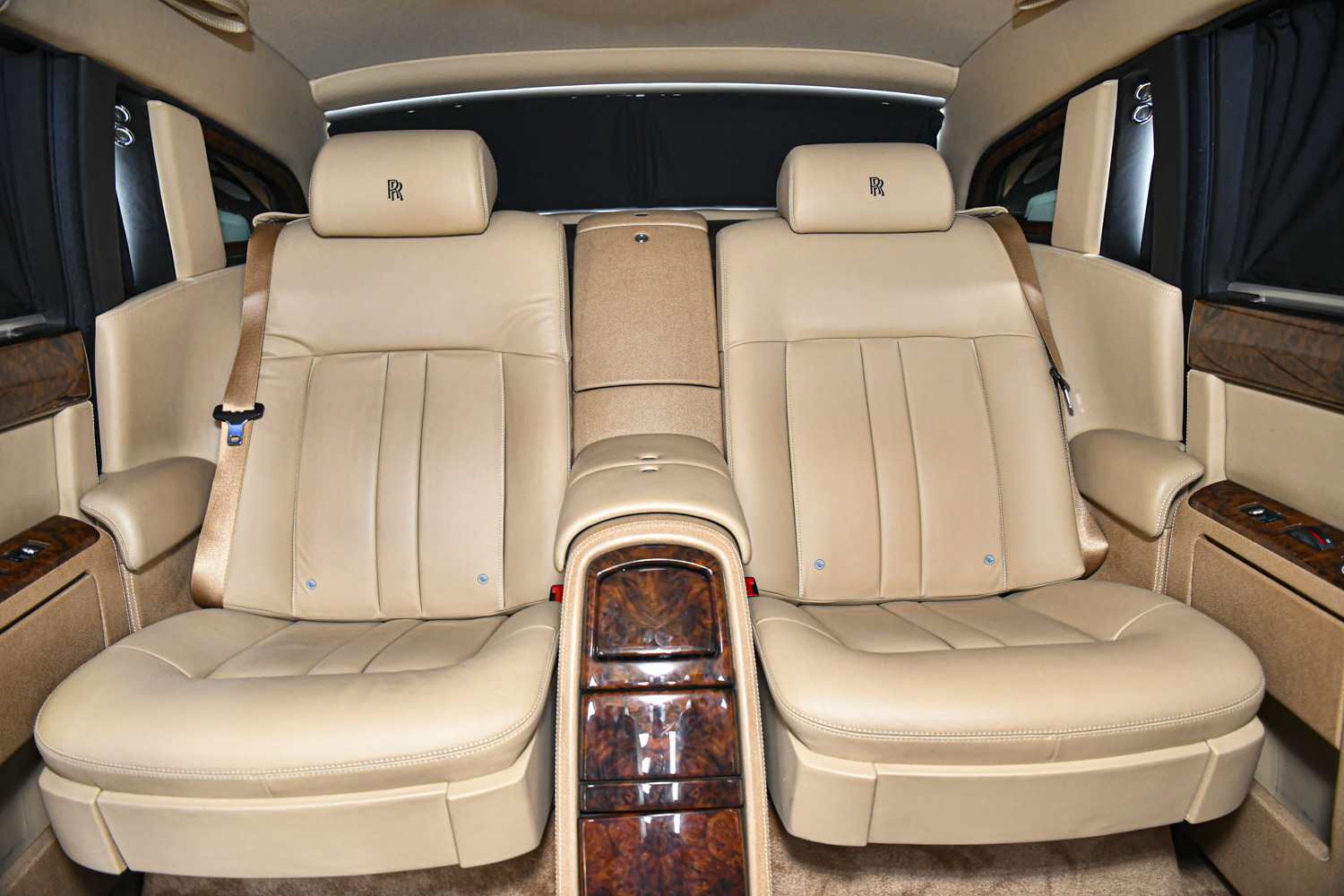 Rolls Royce Phantom EWB SeriaVII full