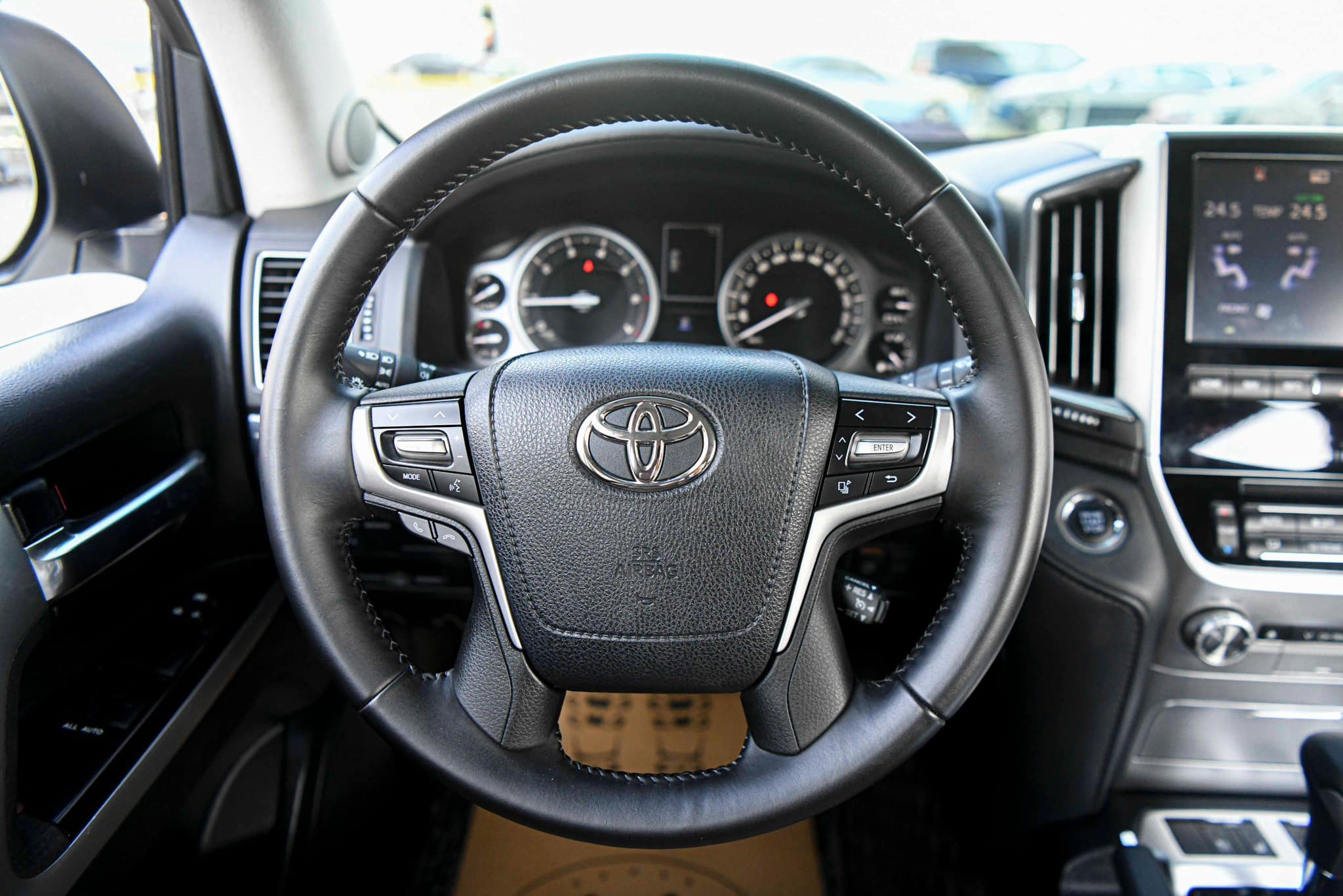 Toyota Land Cruiser VX full